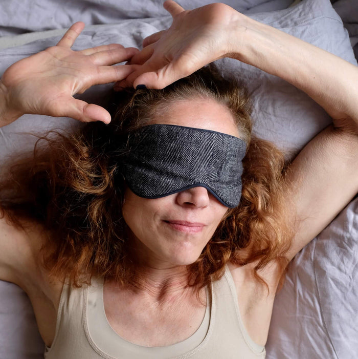 Blasta Henriet eye mask made from a luxurious blend of linen and the softest organic merino wool, offering temperature-regulating properties for a restful slumber.