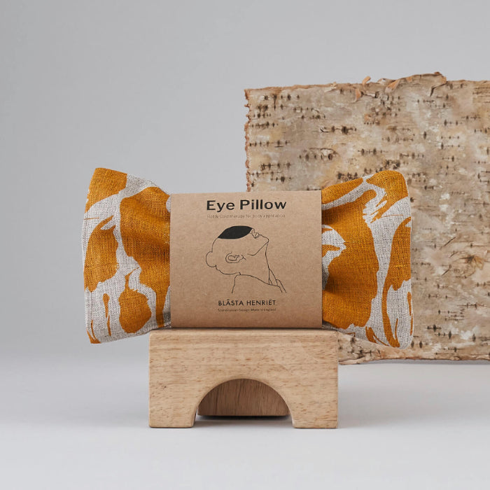 Soothe and relax with the Blasta Henriet Eco Eye Pillow. Crafted from natural materials, it can be used hot or cold to relieve tension, meditation, and self-care.